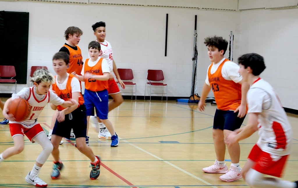 Heilicher basketball team plays defense