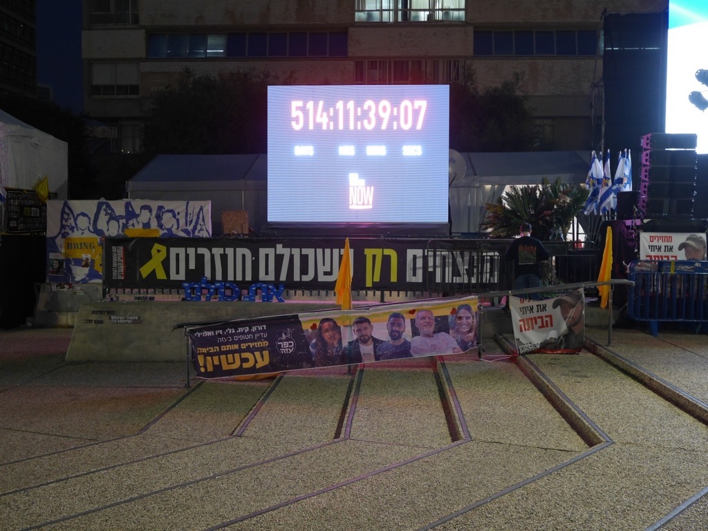 Hostages Square signs. Screen counts how long remaining hostages have been in captivity