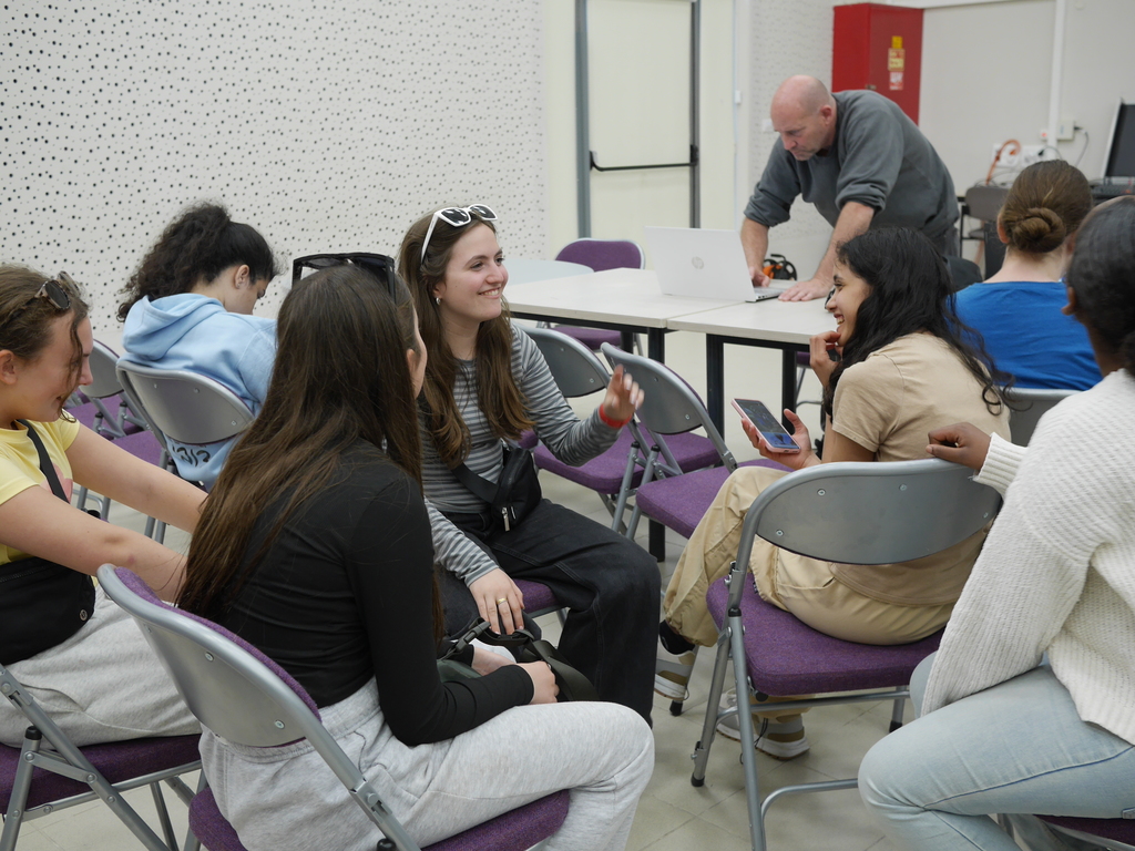 Aliyah Chet and Katzir School chat