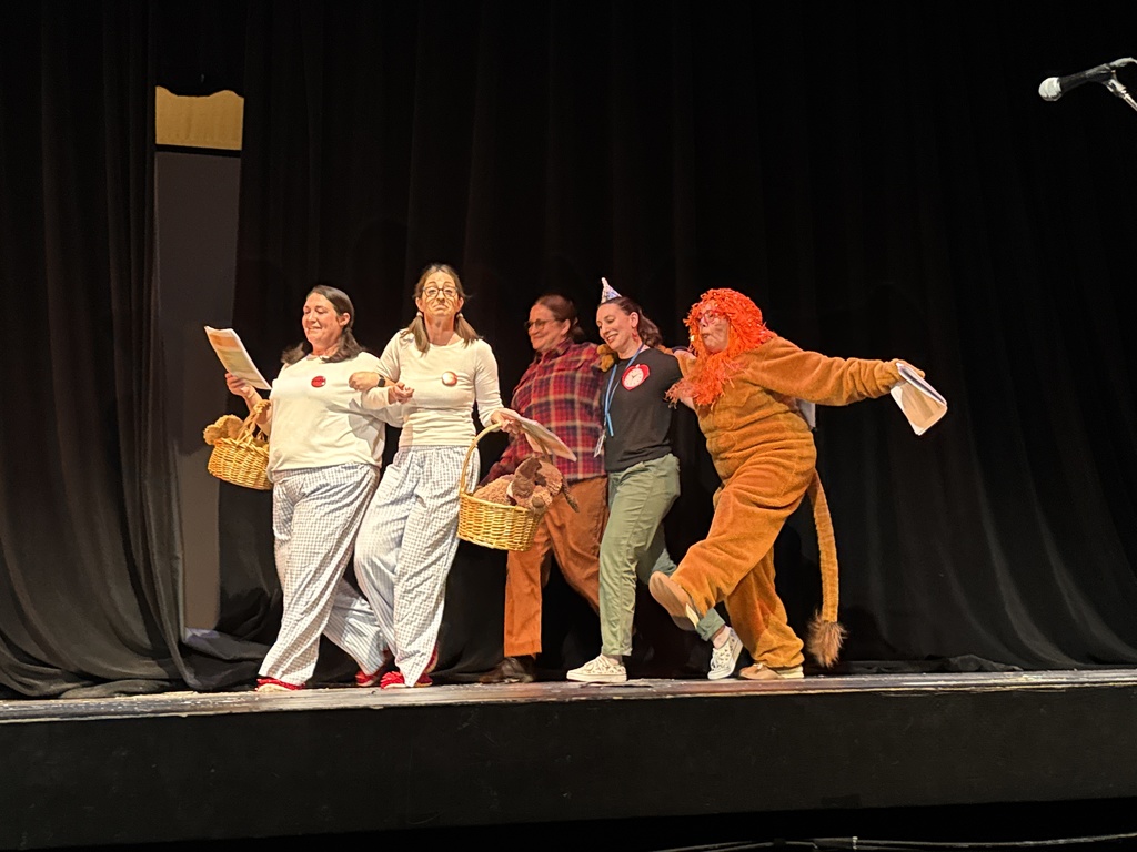 Wizard of Oz characters skip