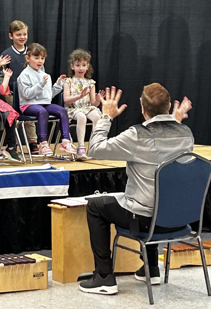 Kindergartners dance