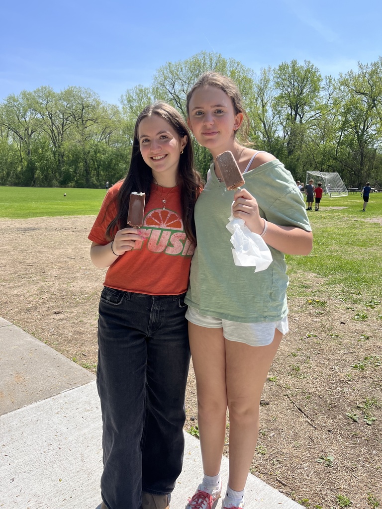 students with ice cream