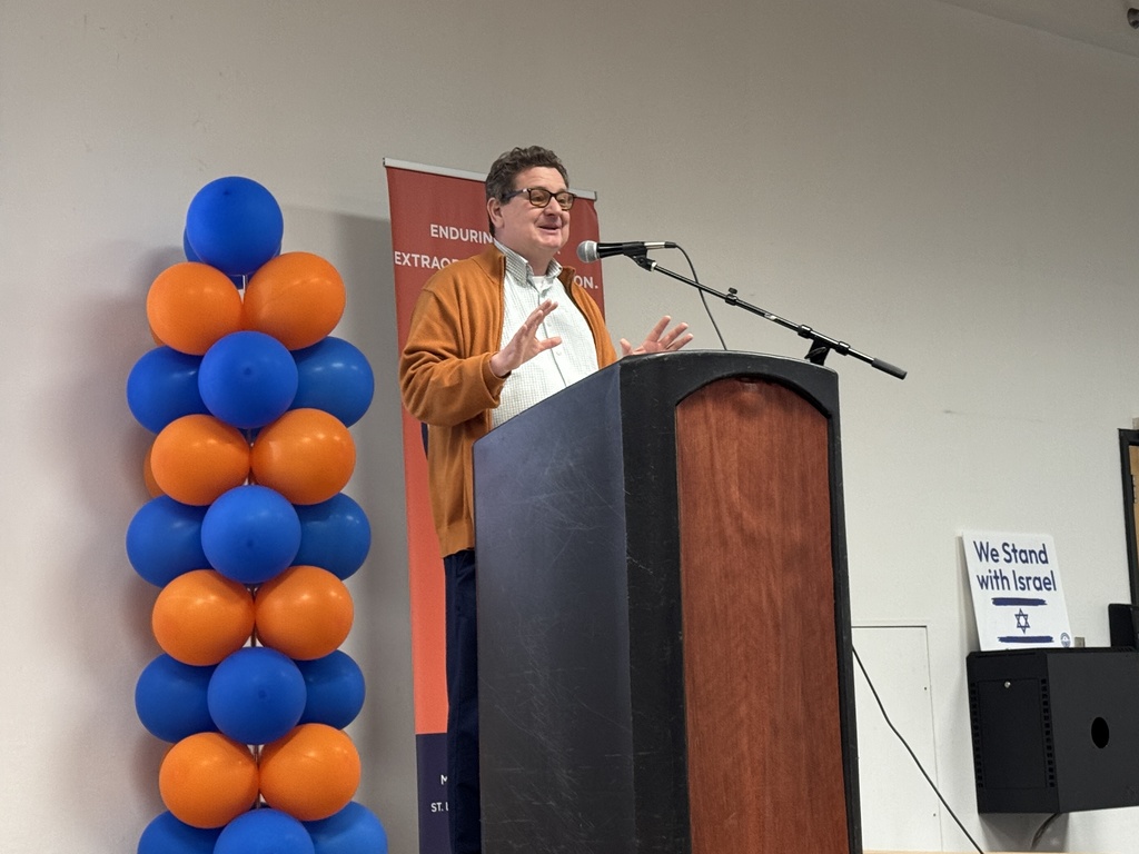 Head of School Dr. Dan Ahlstrom speaks