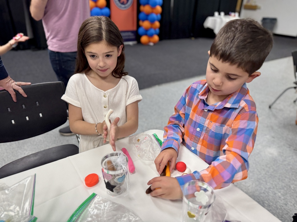 children play with clay