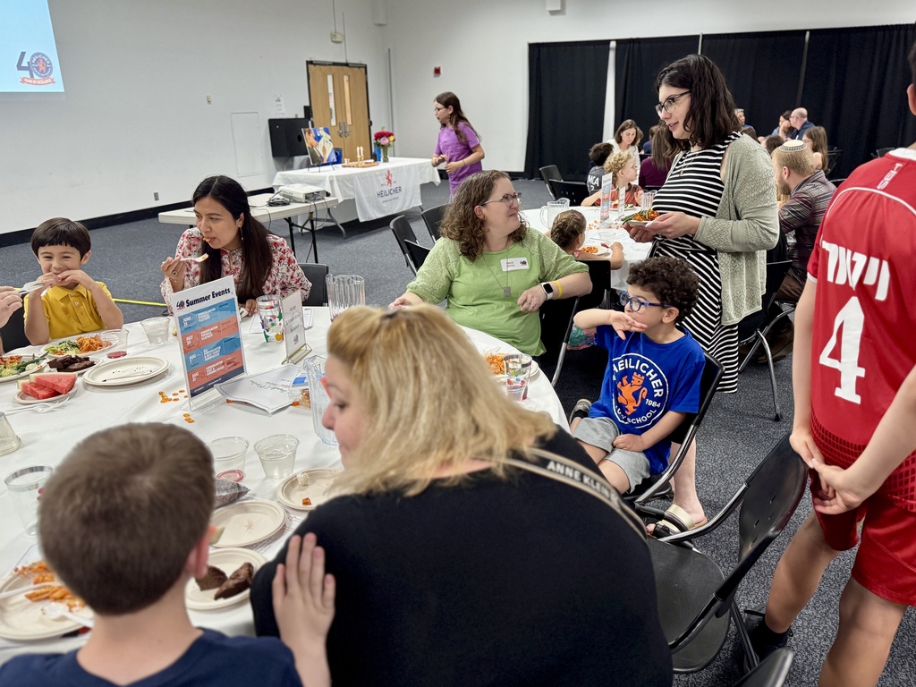 families talk over dinner
