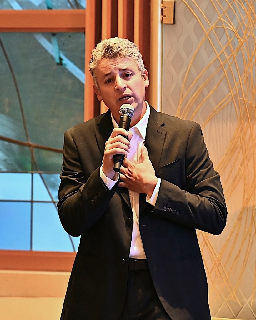 singer Daniel Montenegro