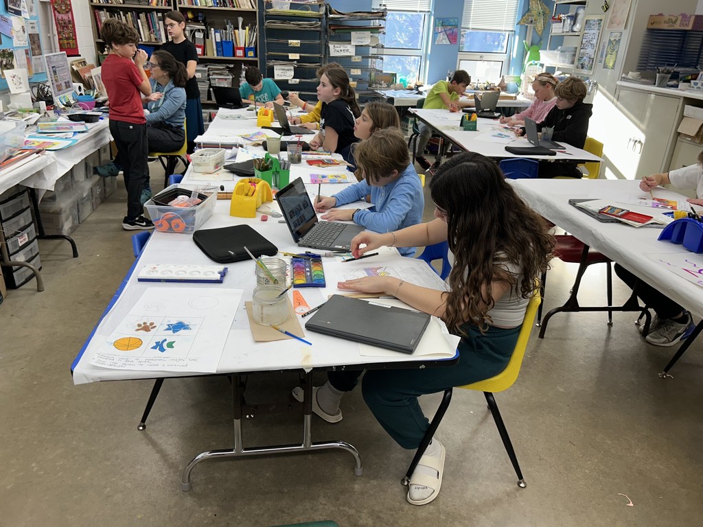 students sketch talit corner designs