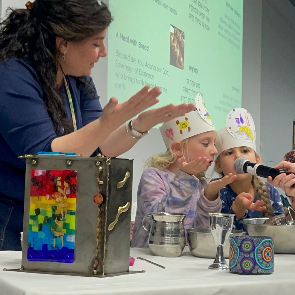 kindergartners lead hand washing