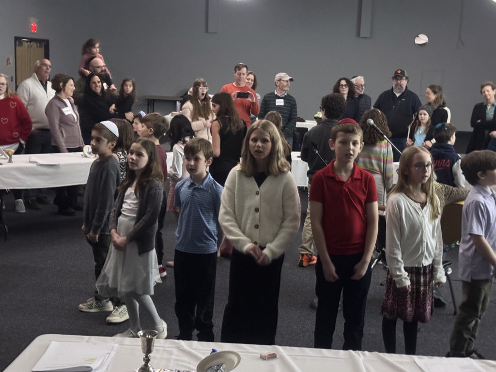 students sing at Fourth Grade Havdalah Ceremony