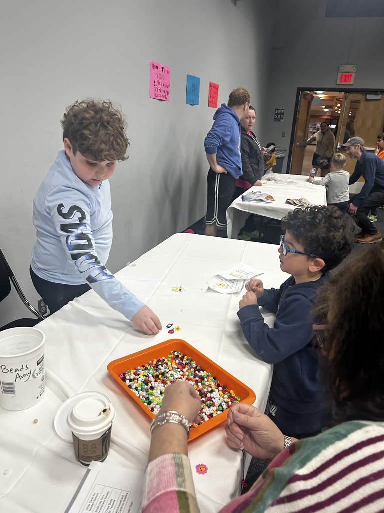 people make bracelets