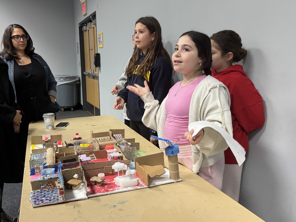 fifth grade students present mars colony model to parents