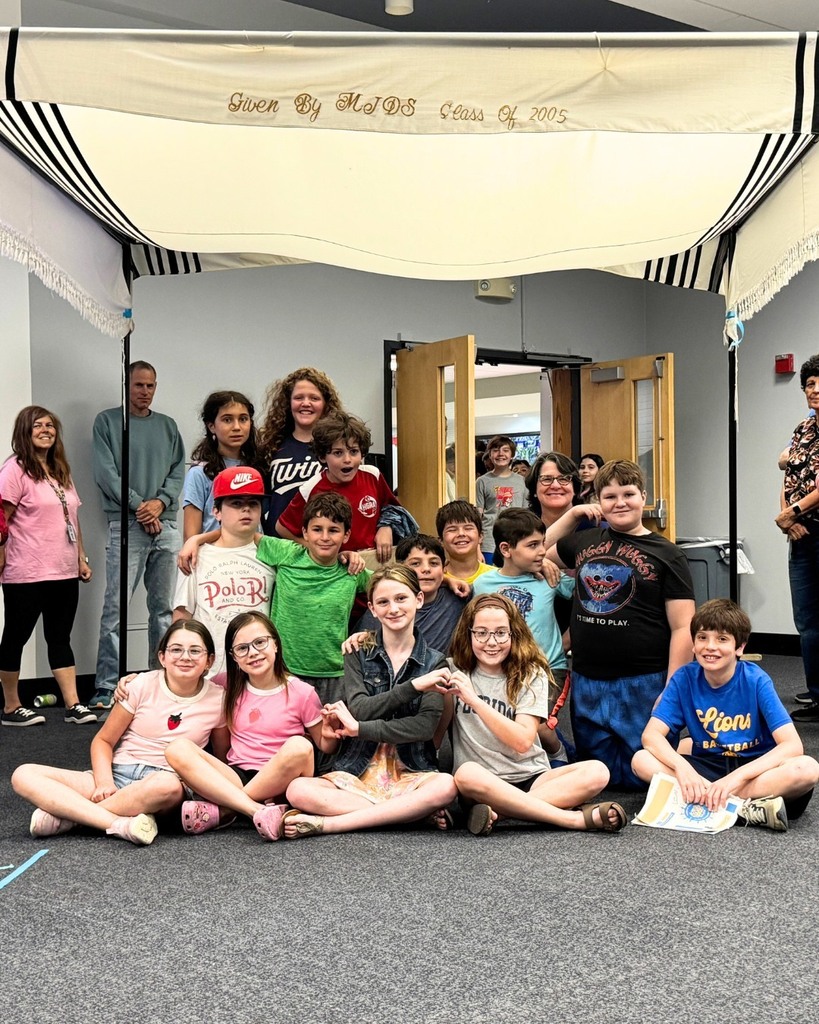 fifth grade class under chuppah