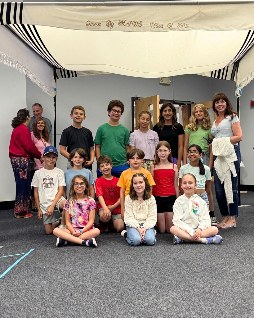 fourth grade class under chuppah