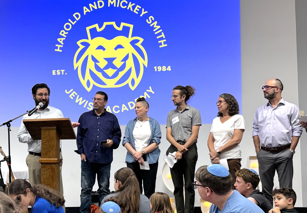rabbi gives blessing to student body