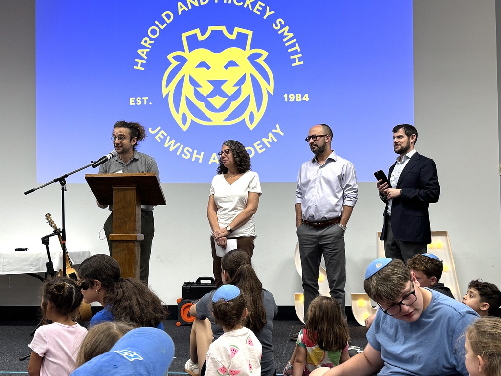 rabbi gives blessing to student body