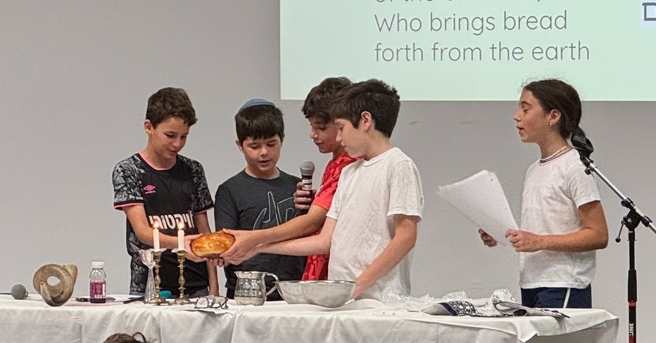 students bless challah