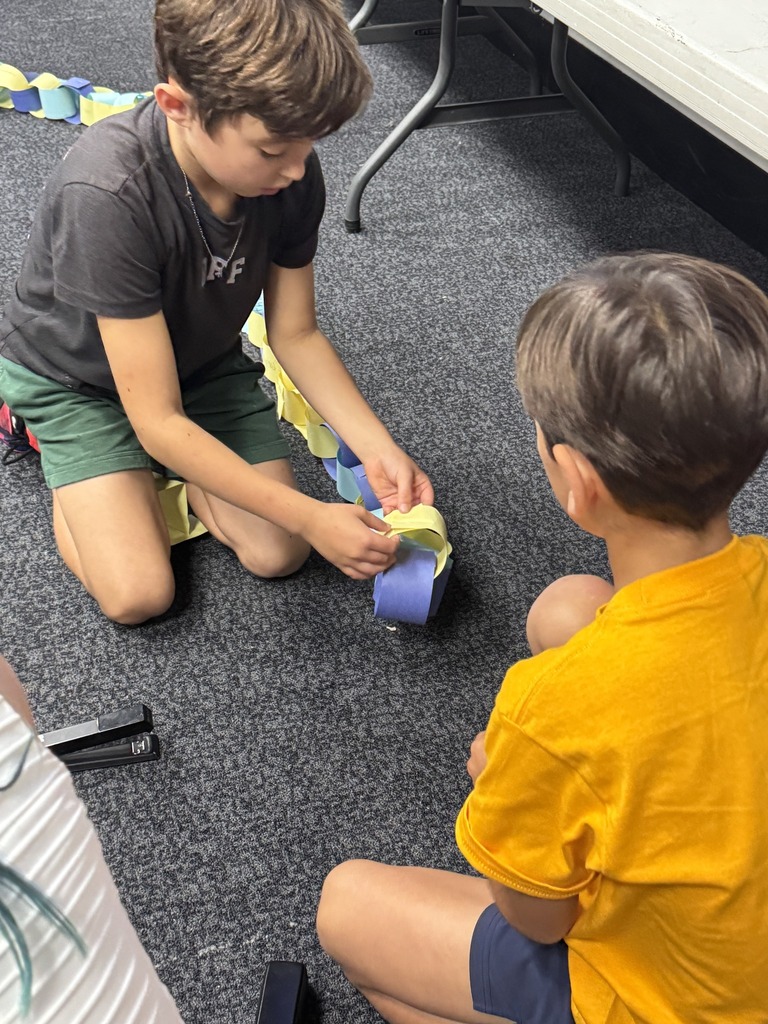 students make paper chain