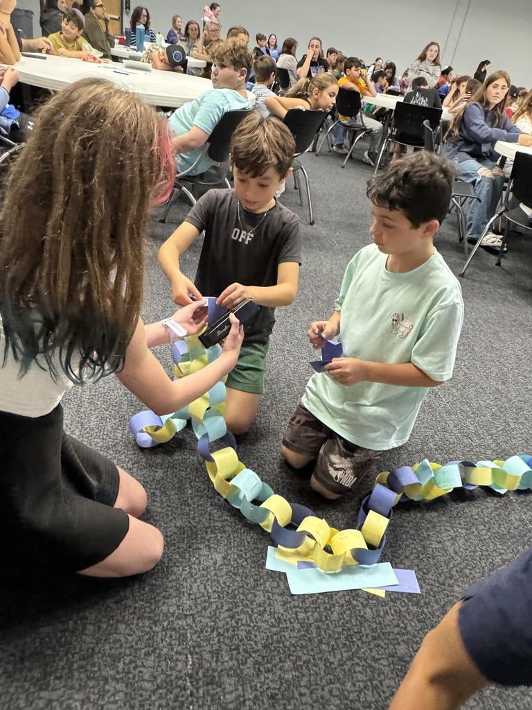students make paper chain