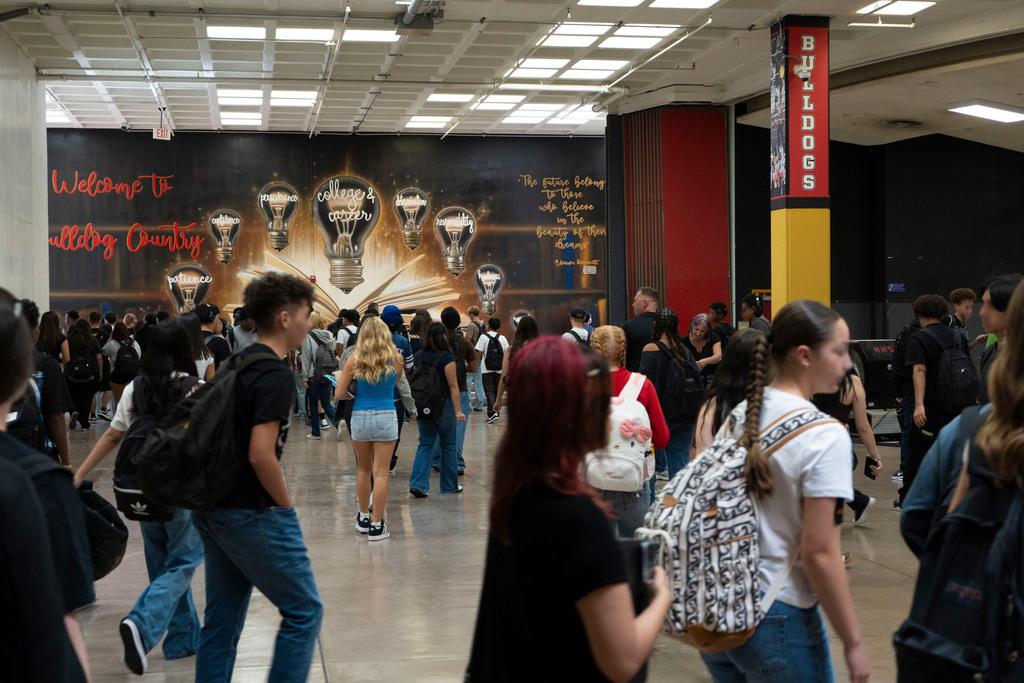 Passing period - Hemet High School