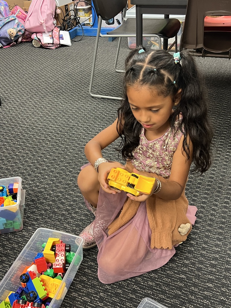 Tractor construction.