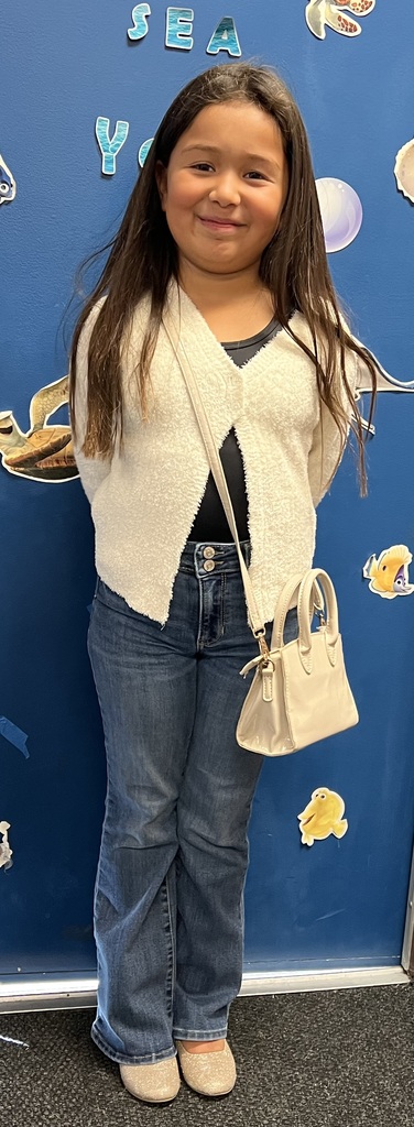 Kate and her matching handbag.