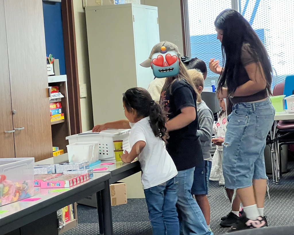 5th Graders helped the little ones shop