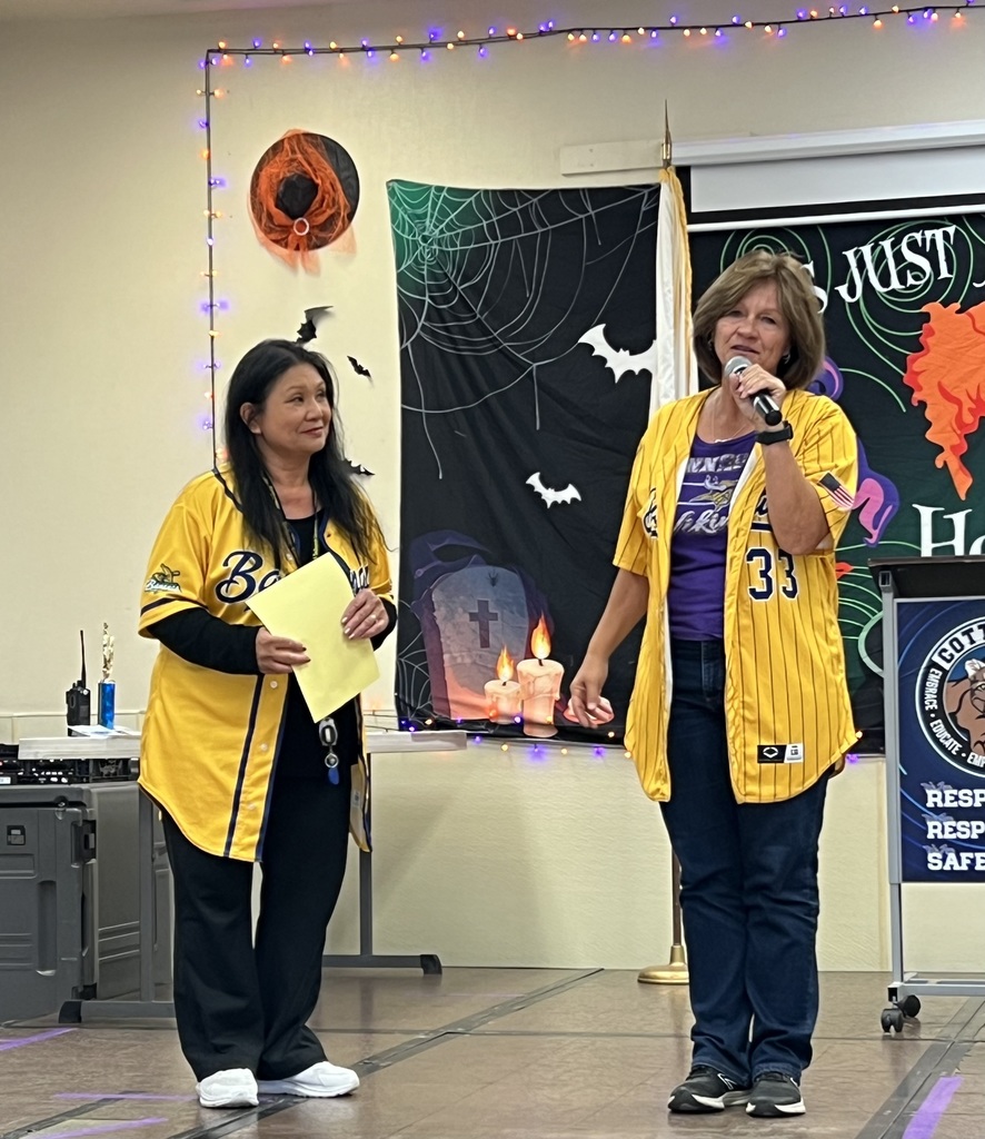 Kinder Teacher and Mrs. Hollenkamp