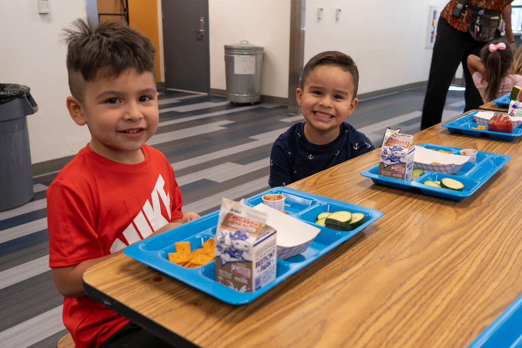 Elementary school students eating lunch