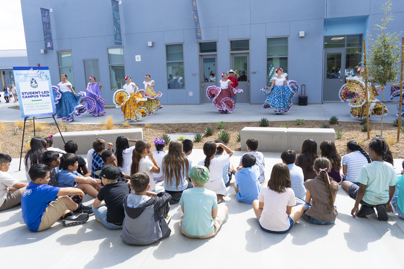 Folklorico Dancers