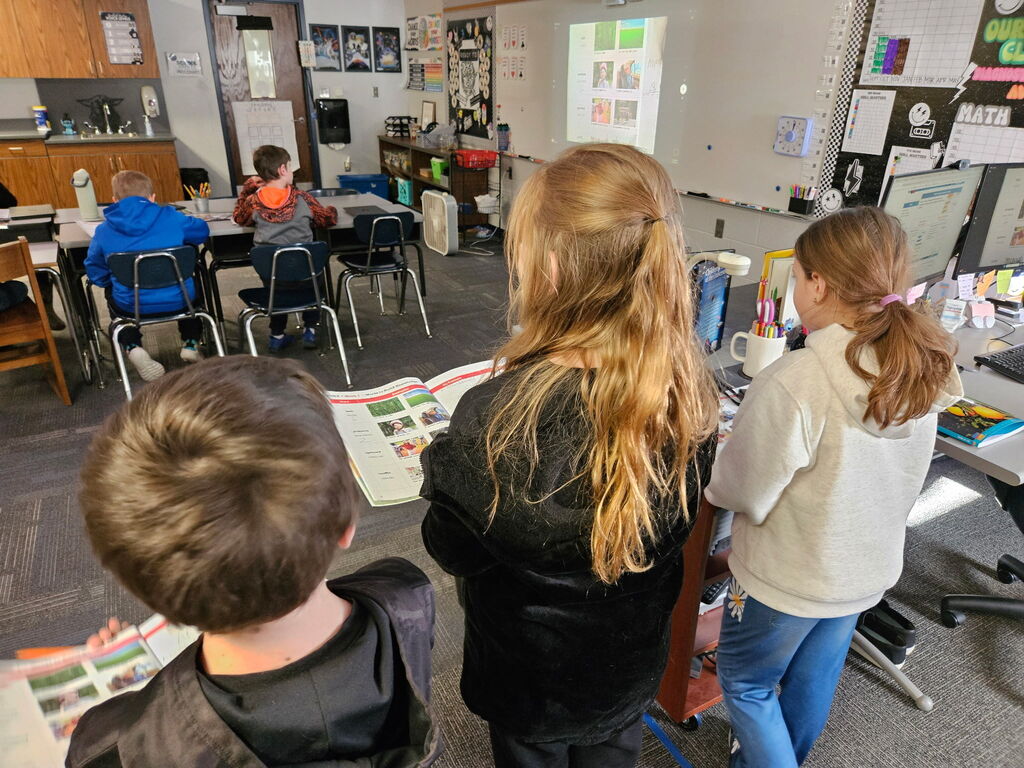 Peer Vocabulary Learning