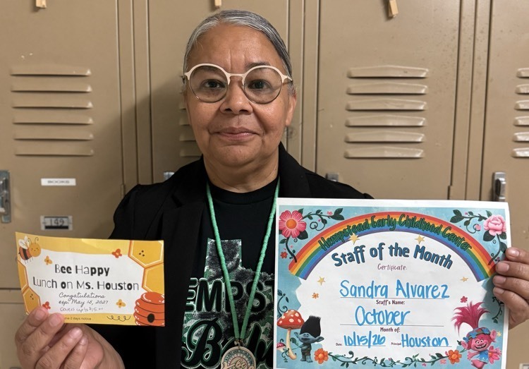 staff of the month with certificate
