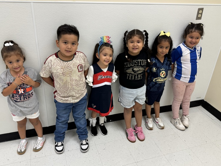 students in jerseys