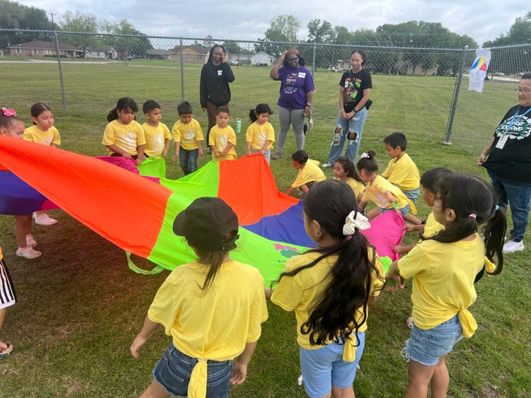 students at field day