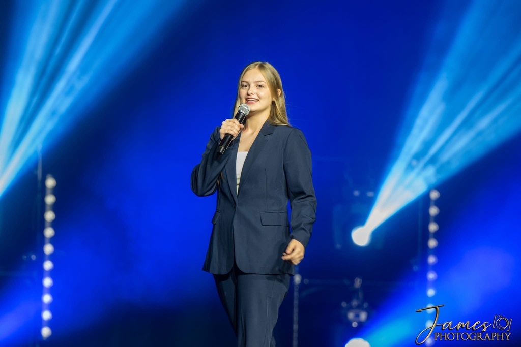 Alonna Broadway Presenting her Campaign Speech