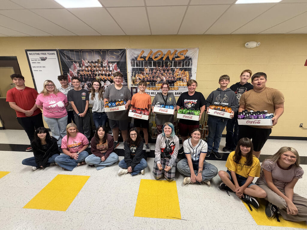 SHHS Band receives donates Powerades from Piggly Wiggly customers.