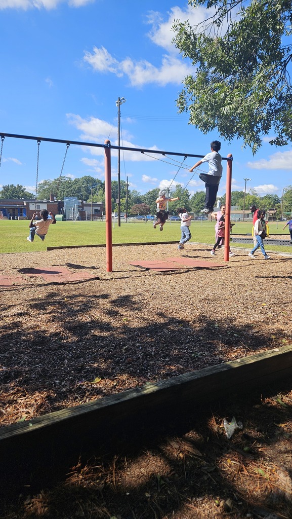 Students swing.