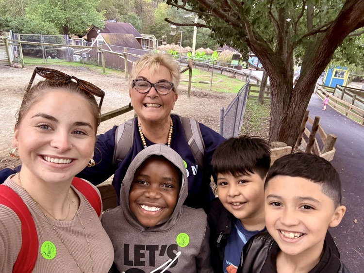 field trip to the zoo