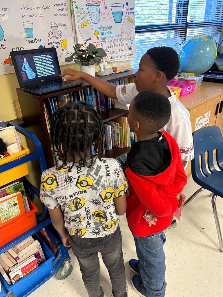 Students share their slides.