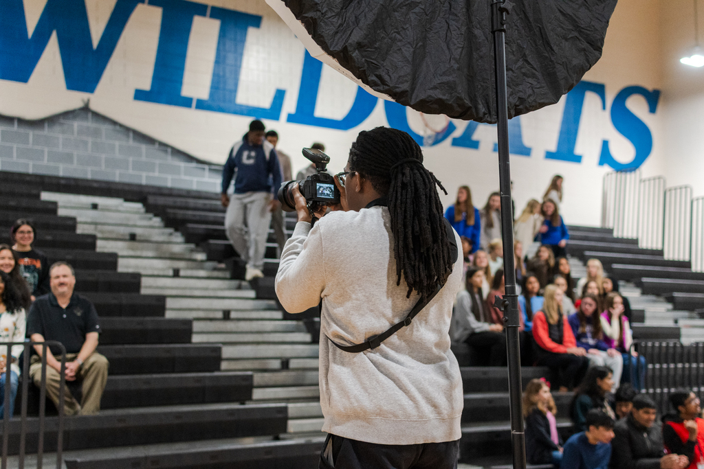 photographer working club groups