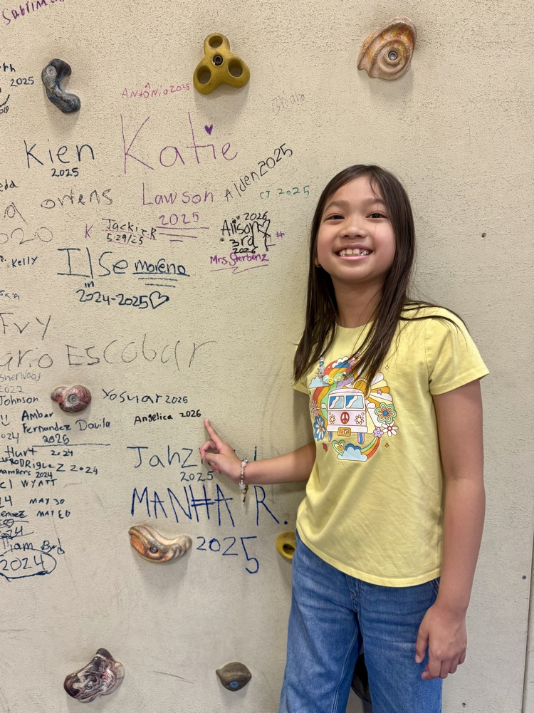 second graders climbing 