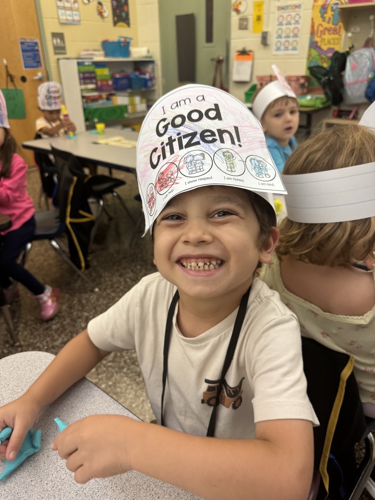 Kindergarten citizenship crowns 