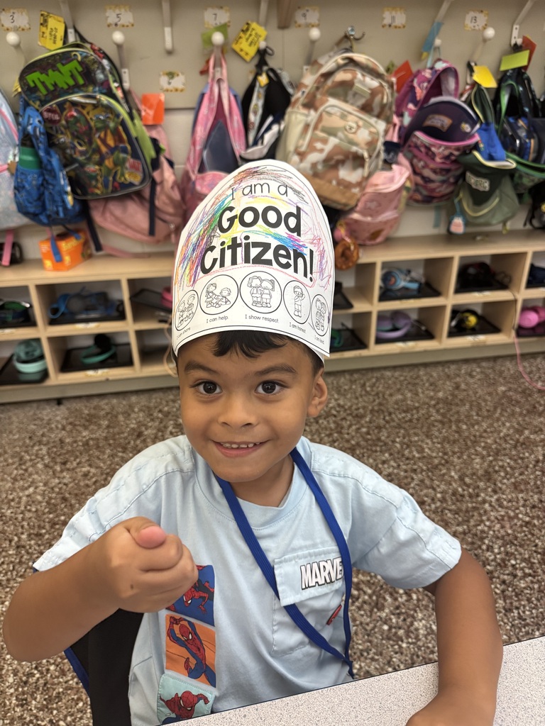 Kindergarten citizenship crowns 