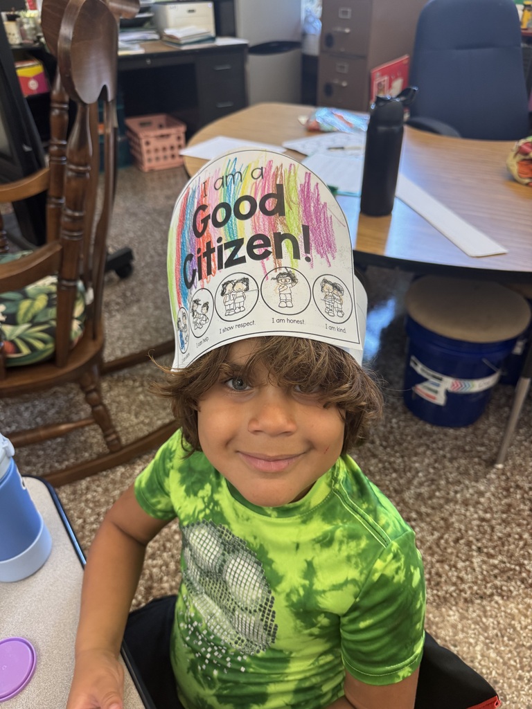 Kindergarten citizenship crowns 