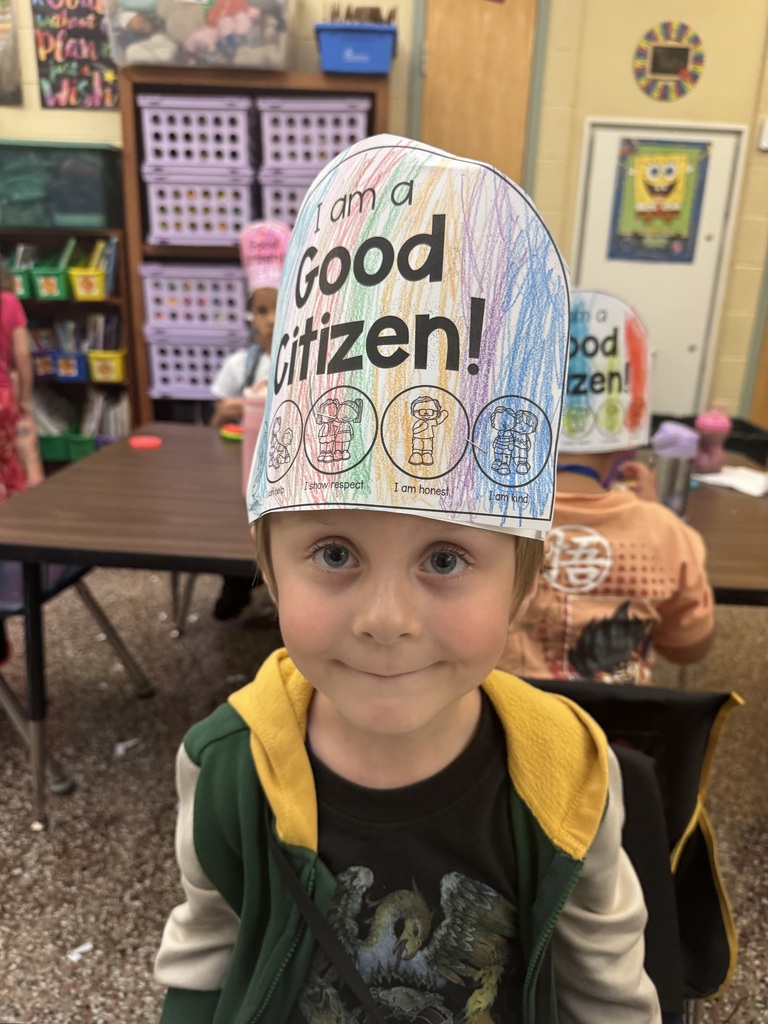 Kindergarten citizenship crowns 