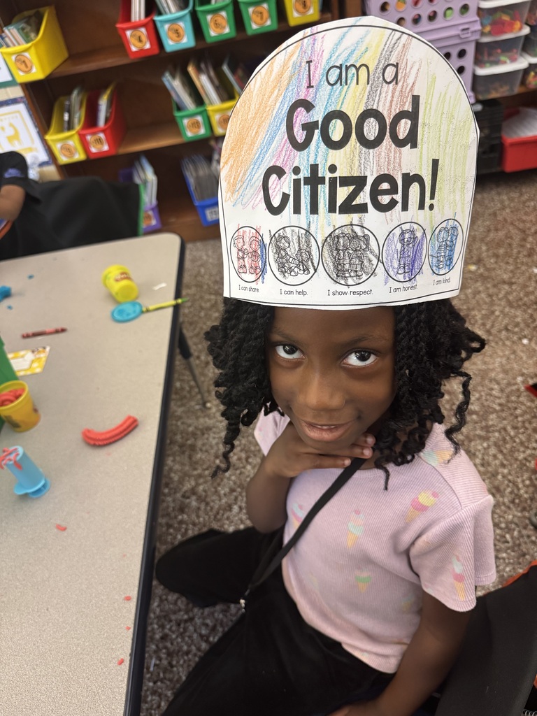 Kindergarten citizenship crowns 