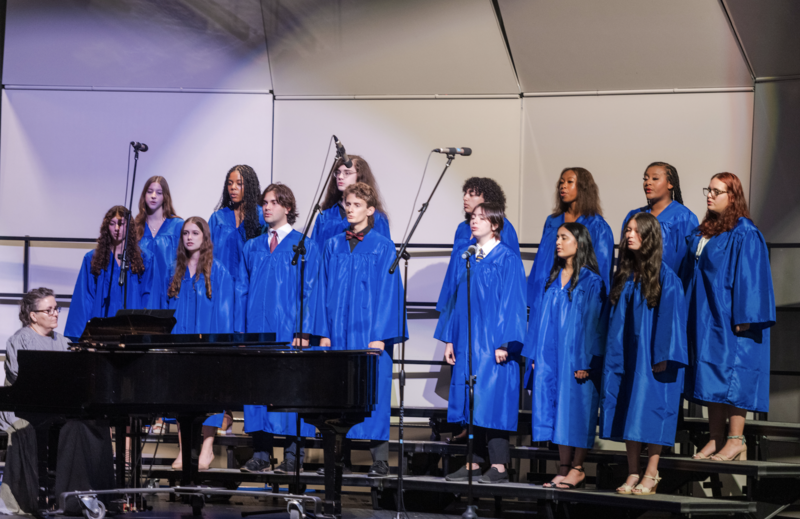 Senior Chorus Members & Amy El-Khouri