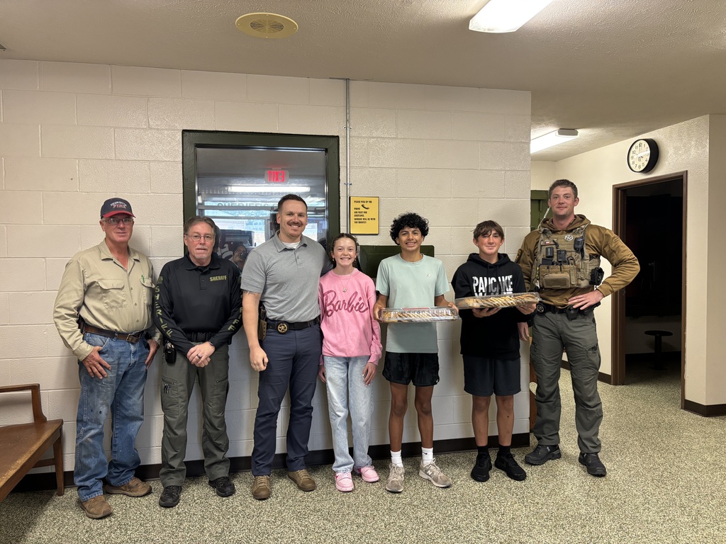 HJH Students letting the Sheriff's Department and the Volunteer Firefighters know that we appreciate them.  Thank you for all that you do for Henrietta and Clay County. 