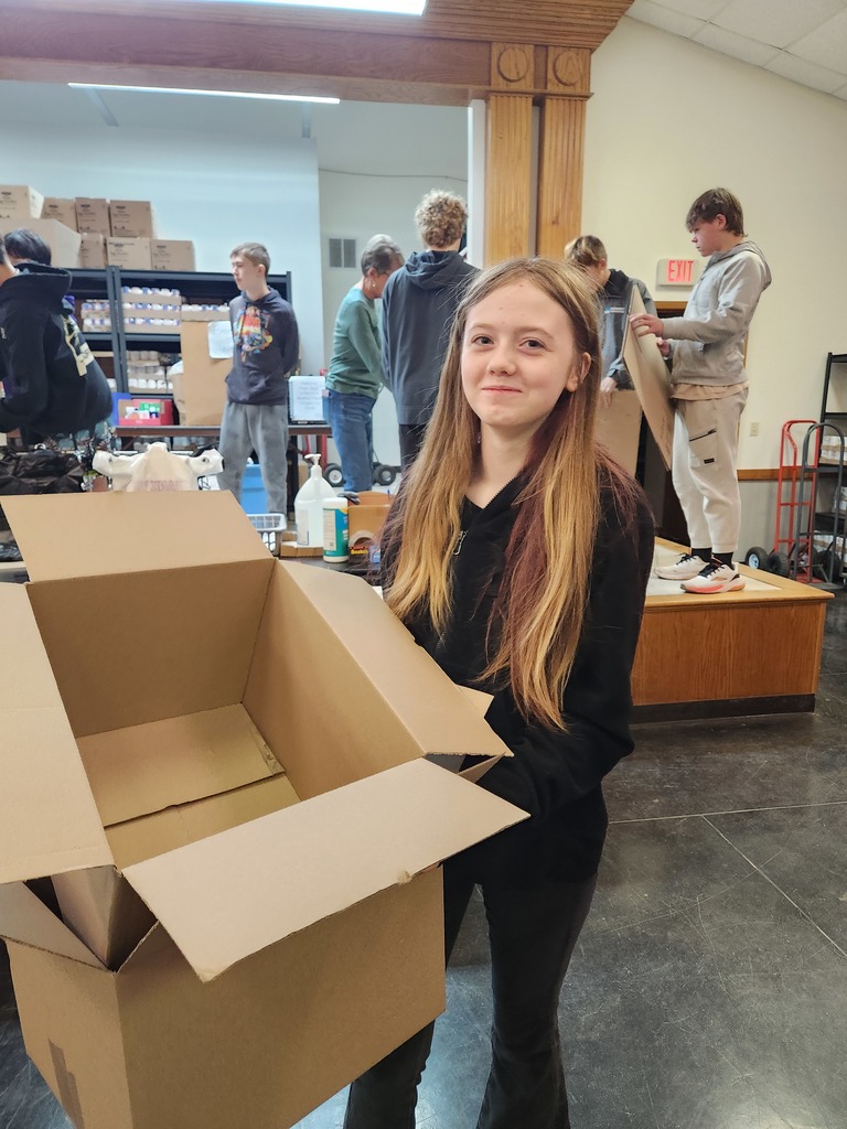 Student Volunteers at the Food Pantry!