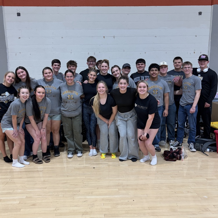 Henrietta Powerlifting ready to battle at the Burkburnett Powerlifting Meet!