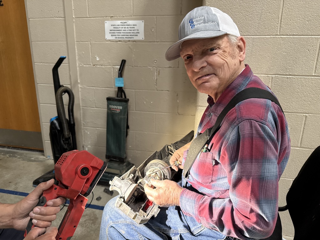 Mr. Lee resurrecting a vacuum!